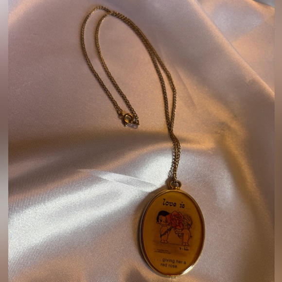Vintage 1970 Rare Unique Love Is… Gold Tone Pendant Necklace, Kim Grove LA Times - Picture 7 of 8